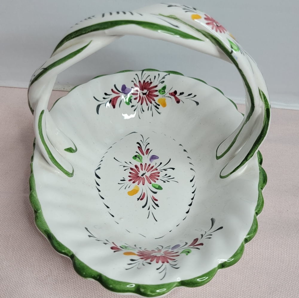 Hand painted RCCL ceramic basket, Portugal Signed Multicolor - Picture 3 of 13